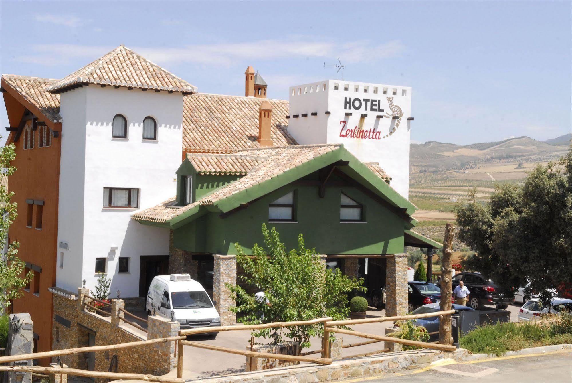 Hotel Zerbinetta Dílar Exterior photo